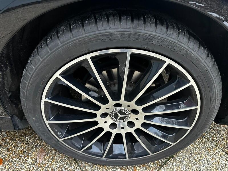 Mercedes-Benz Třídy E 2,0 220D 143kW - fotka 43 z 44