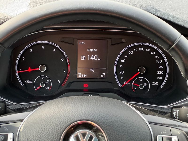 Volkswagen T-Roc (2019) IQ. DRIVE 1,5 TSI 110 KW - fotka 19 z 36