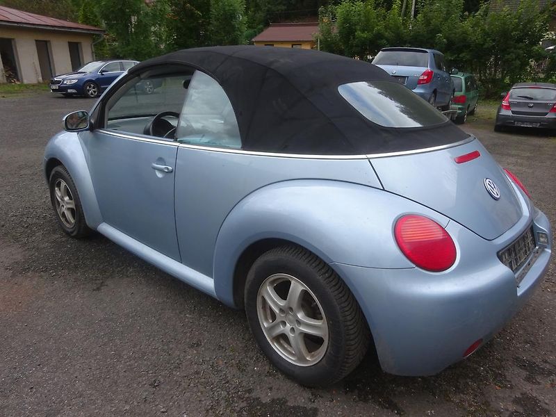 Volkswagen New Beetle (2003) Cabrio 1,4 55 KW - fotka 4 z 13