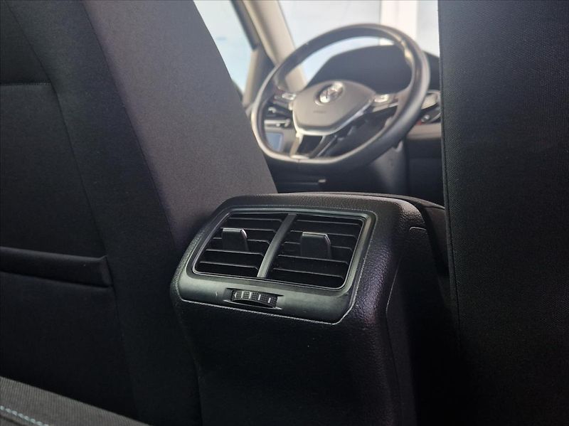 Volkswagen Golf 1,6 TDI LED KOMP.SERV.HISTORIE - fotka 17 z 50