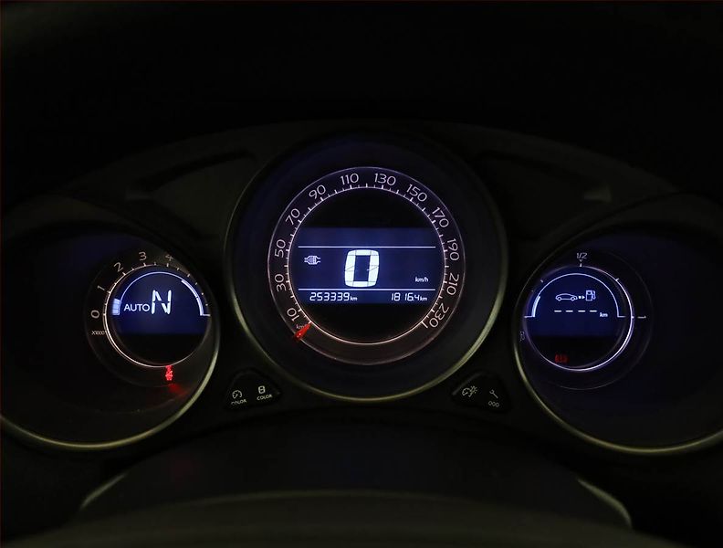 Citroën C4 (2011) 1.6 HDi, Automat, Serv.kniha - fotka 9 z 17