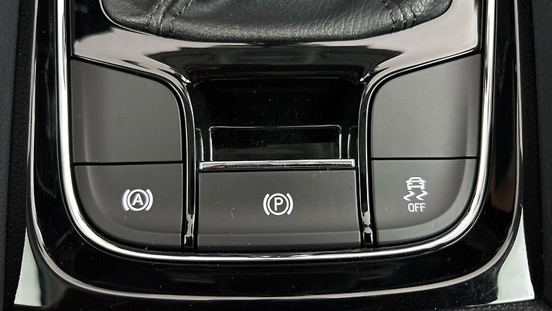 Škoda Karoq 2.0 TDI Ambition - fotka 22 z 25