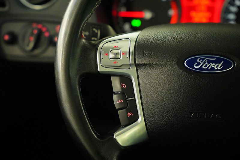 Ford S-MAX - fotka 17 z 28