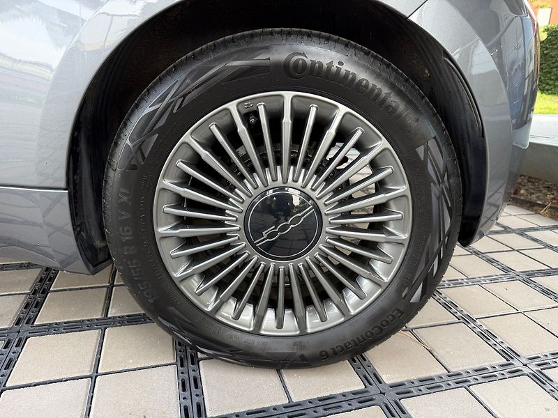 Fiat 500 ICON 42 kWh Kamera - fotka 7 z 35