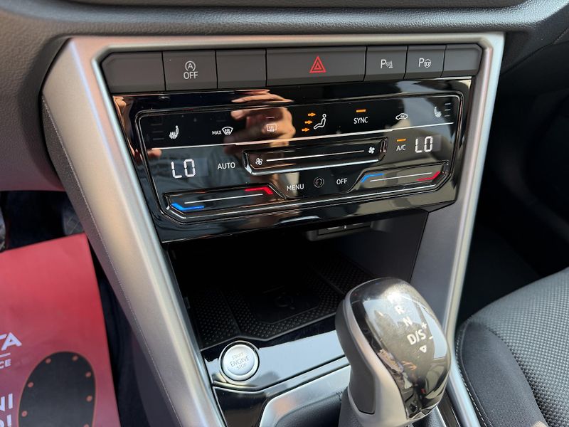 Volkswagen T-Roc 1,5 TSi/110kW LIFE - DSG,TZ,.. - fotka 34 z 64