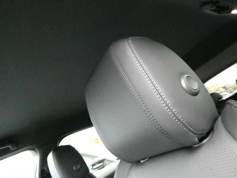 Land Rover Discovery Sport 2,0 Landmark D200 - fotka 12 z 44