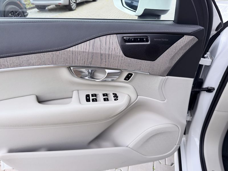 Volvo XC90 T8 AWD RECH. INSCRIPTION   - fotka 11 z 56
