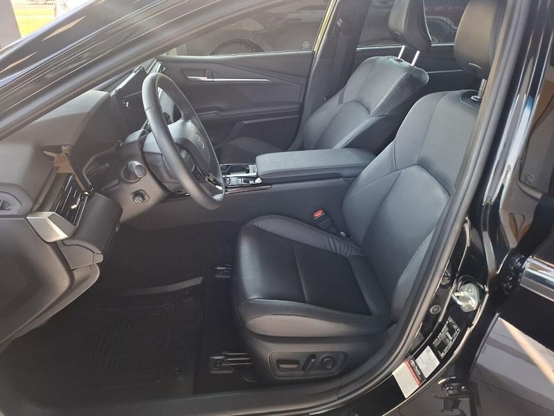 Toyota Camry 2.5HEV 137KW 2024 - fotka 7 z 14