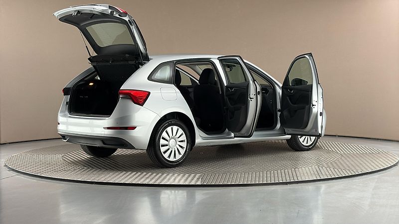 Škoda Scala 1.0 TSI Ambition - fotka 6 z 23