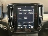 Volvo XC40 B4 Momentum Advance AT8 - náhled 31