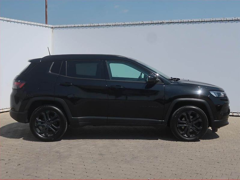 Jeep Compass (2023) 1.3 T-GDI - fotka 6 z 16