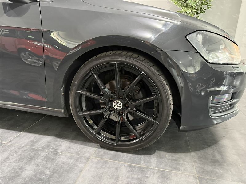 Volkswagen Golf 2,0   TDI 110KW NAVI SPORT ALU - fotka 33 z 45