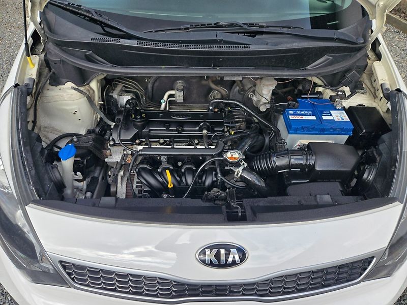 Kia Rio (2015) 1.2 i Zimáky,Serviska - fotka 23 z 25