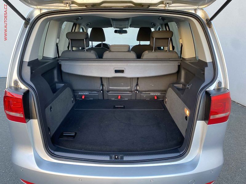 Volkswagen Touran (2012) 1.6TDi, Style, DSG - fotka 7 z 19
