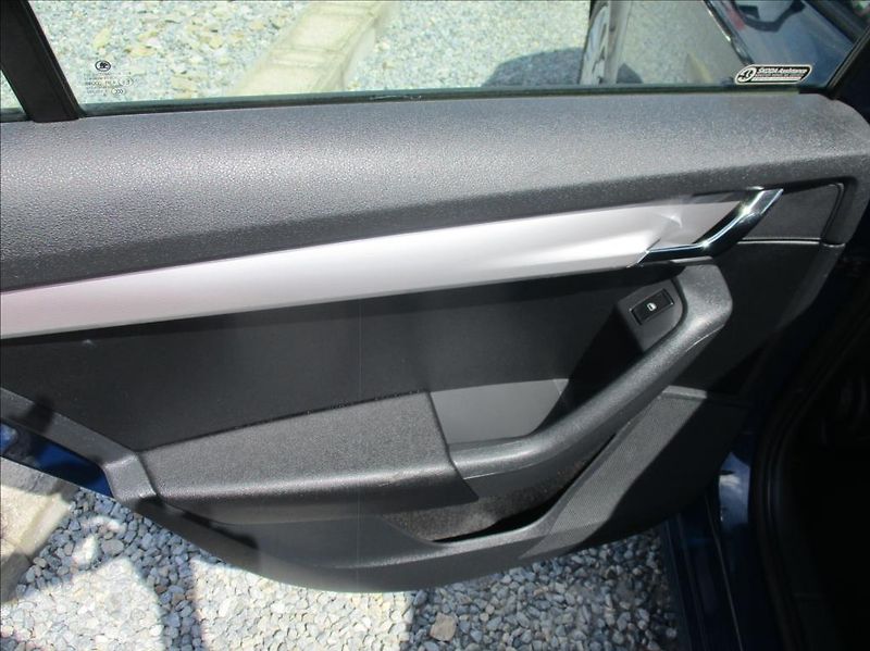 Škoda Octavia 1,6 TDI, Eleg, ZAMLUVENA - fotka 10 z 32