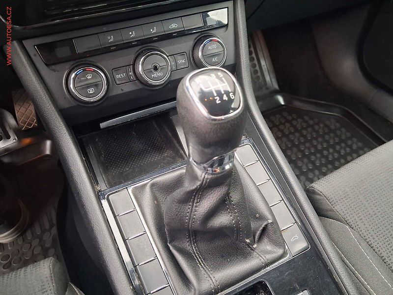 Škoda Superb (2016) 1.4TSI, 1.maj,ČR, Ambition - fotka 16 z 17