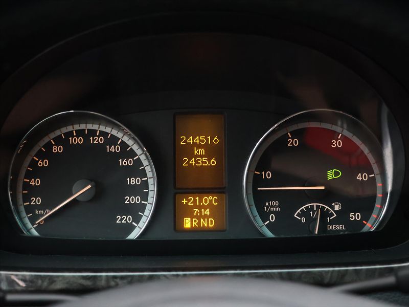 Mercedes-Benz Viano 3,0 CDI 165kW Aut. 6-Míst Tažn - fotka 20 z 36