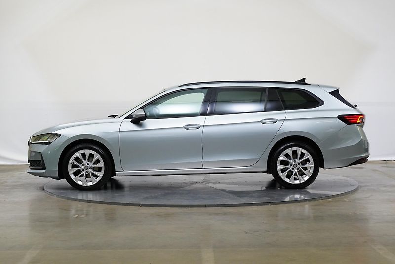 Škoda Superb - fotka 3 z 26