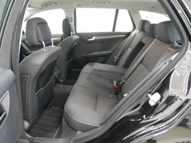 Mercedes-Benz Třídy C - fotka 27 z 29
