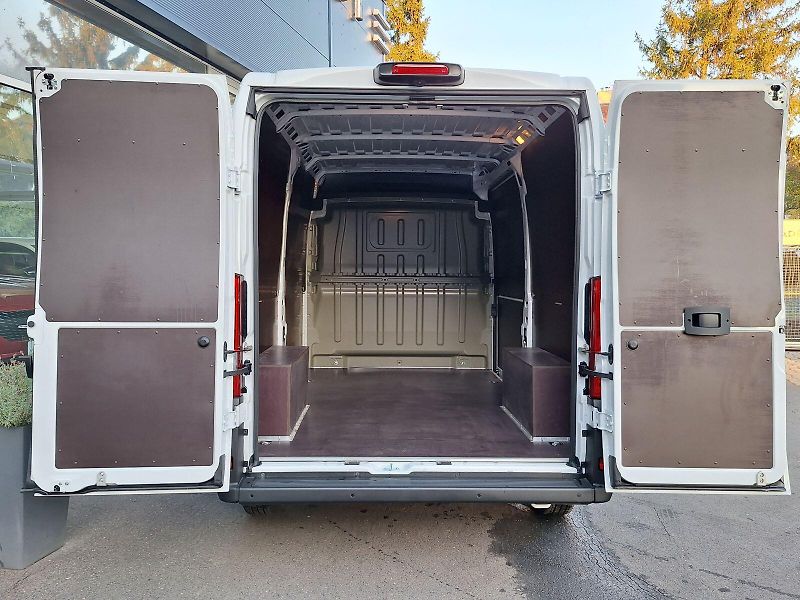 Peugeot Boxer (2026) FG 3000 L2H2 BHDi 120k MAN6 - fotka 15 z 15