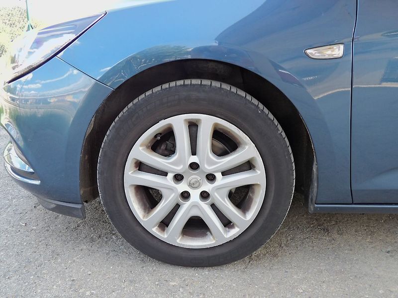 Opel Astra 1.4 Turbo 92kW ST ČR 1maj. - fotka 23 z 27