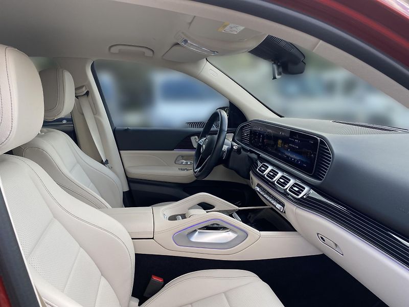 Mercedes-Benz GLE GLE 300 d 4MATIC AMG - fotka 21 z 28