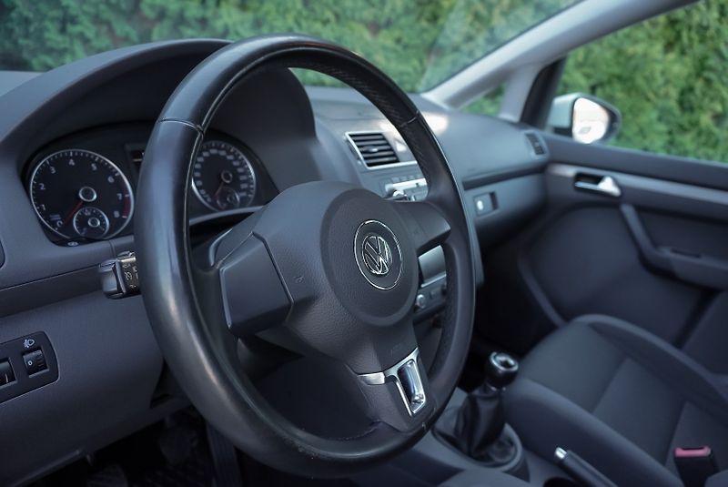 Volkswagen Touran 1.4 TSI 110kW CNG - fotka 19 z 27