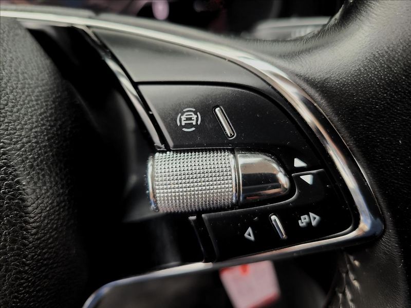 Škoda Kamiq 1,0 TSI,TFT,NAVI,VÝHŘEV,KLIMA - fotka 22 z 50