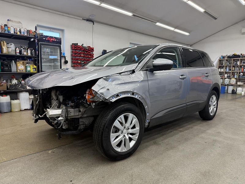 Peugeot 5008 BLUEHDI Business - fotka 3 z 18