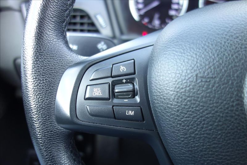 BMW Řada 2 218i,1 MAJ.,SERV.KN.,7MÍST. - fotka 37 z 43