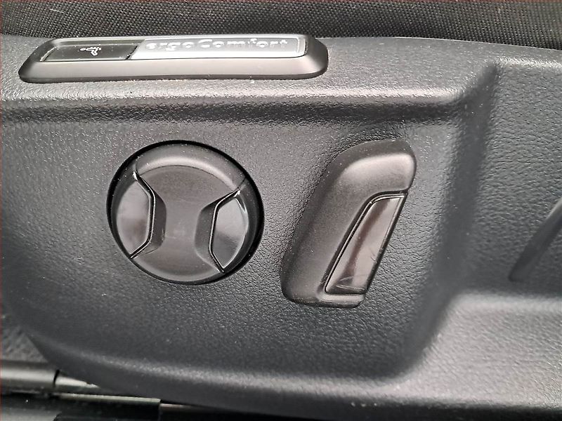 Volkswagen Passat (2015) Comfortline 2.0 TDI, Automat - fotka 19 z 20