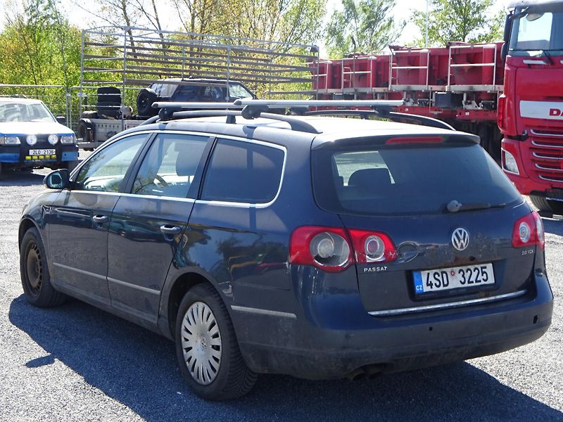 Volkswagen Passat 2.0TDI 103kW COMFORTLINE - fotka 6 z 15