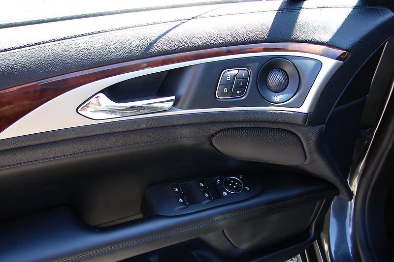 Lincoln MKZ 3.0 V6 TT 406PS AWD Kůže-ZADÁN - fotka 17 z 58