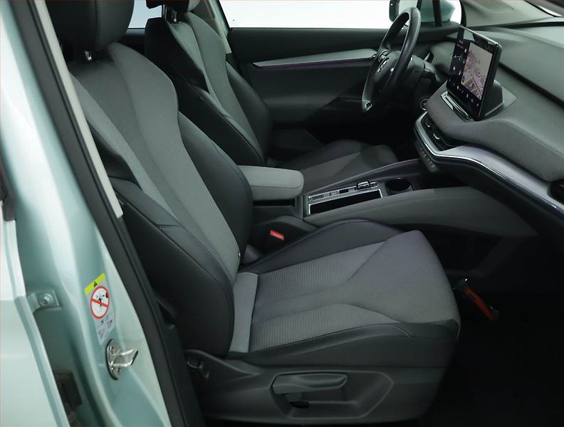 Škoda Enyaq (2022) 60 (62 kWh), SoH 92% - fotka 9 z 19