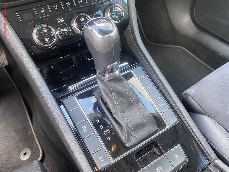 Škoda Superb (2019) 2.0 TDi, 2.maj,ČR, DSG - fotka 16 z 19