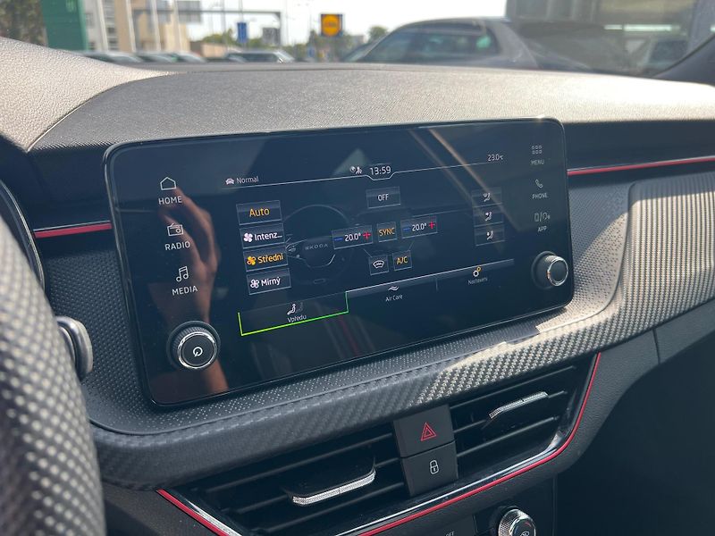 Škoda Kamiq Monte Carlo 1.5 TSI 110kw DSG - fotka 13 z 24