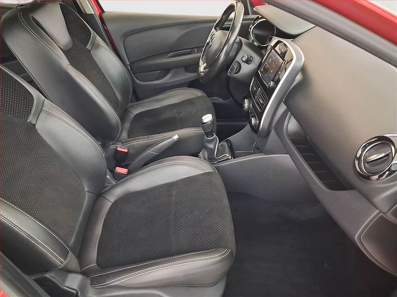 Renault Clio (2018) 1.5 dCi, Serv.kniha, Navi - fotka 9 z 23