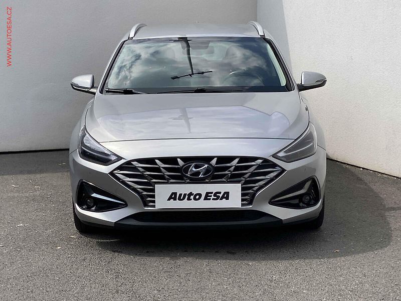 Hyundai i30 (2022) 1.5 T-GDi, ČR, Smart, AT - fotka 2 z 18