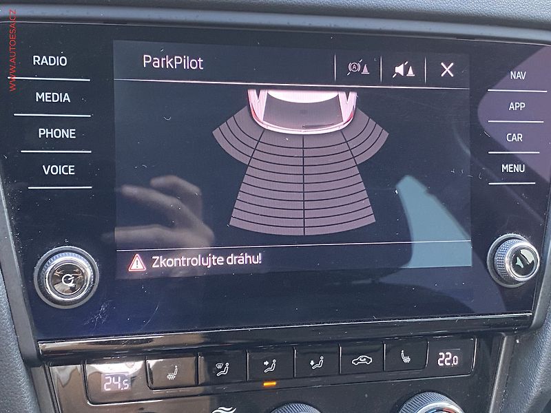 Škoda Octavia (2018) 1.5 TSi, Style, navi, +kola - fotka 15 z 18