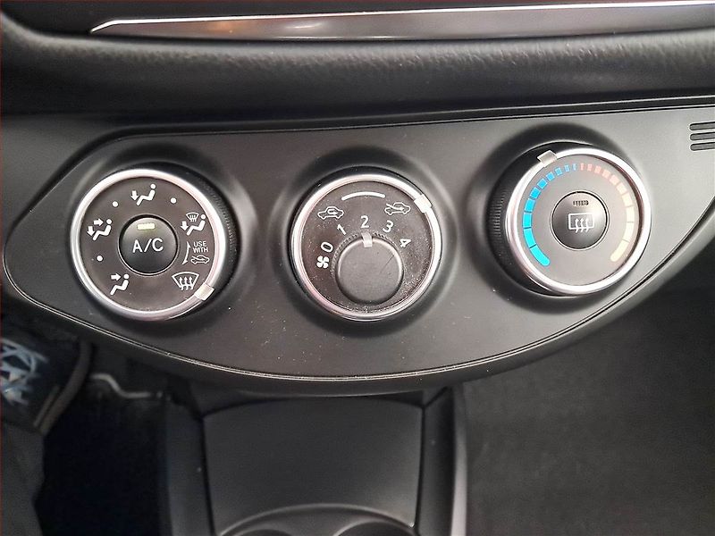 Toyota Yaris (2018) 1.0 VVT-i, ČR,1.maj, Tempomat - fotka 19 z 22