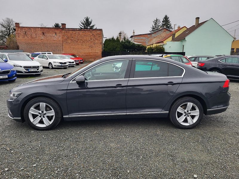 Volkswagen Passat SEDAN 2.0 TDi ELEGANCE *ČR - fotka 2 z 46