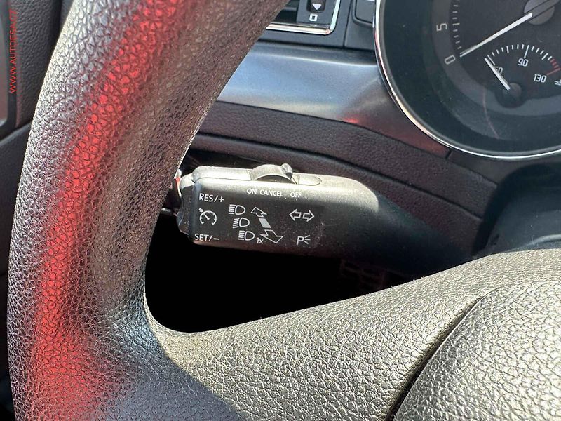 Škoda Superb (2012) 2.0TDi, DSG, navi - fotka 12 z 16