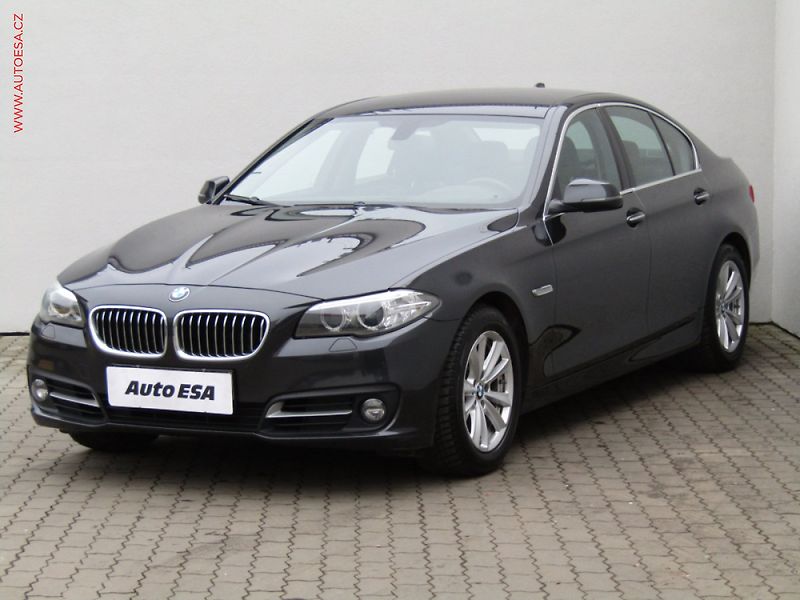BMW Řada 5 (2013) 2.0d, ČR - fotka 3 z 3