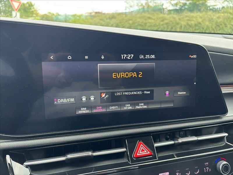 Kia e-Niro 0,0 Style ZÁRUKA 1.ČR SoH 99% - fotka 21 z 42