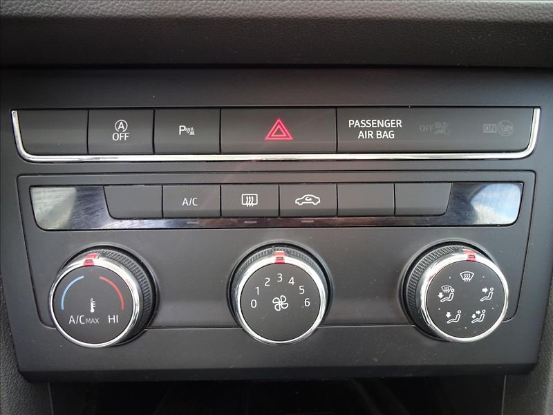 Seat Leon 1,6 TDI 85kW - fotka 38 z 55