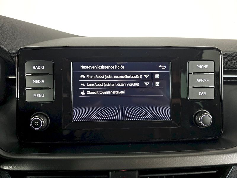 Škoda Scala (2022) 1.0TSI 81kW Ambition - fotka 16 z 27
