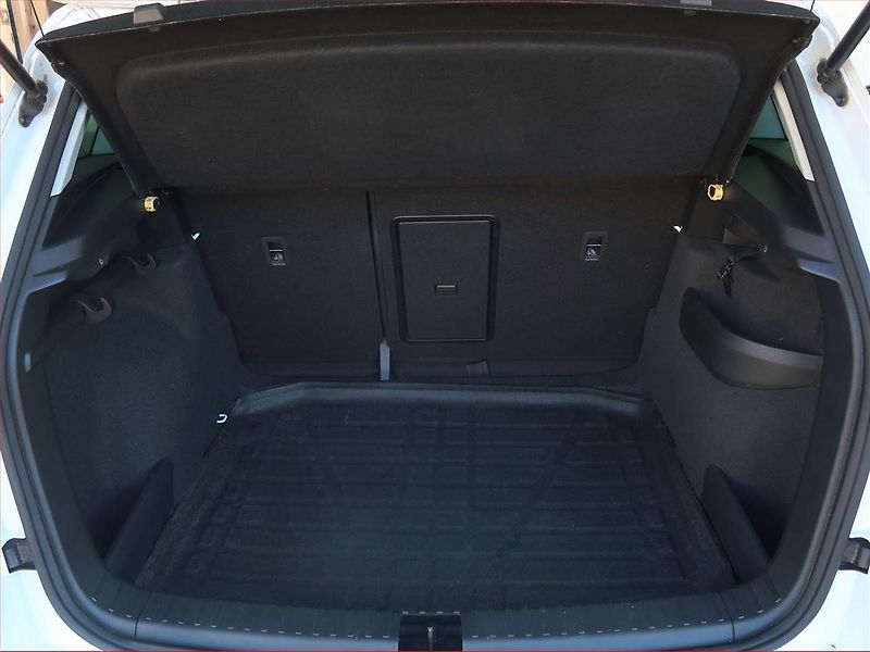 Škoda Karoq (2022) Ambition 1.0 TSI - fotka 14 z 16