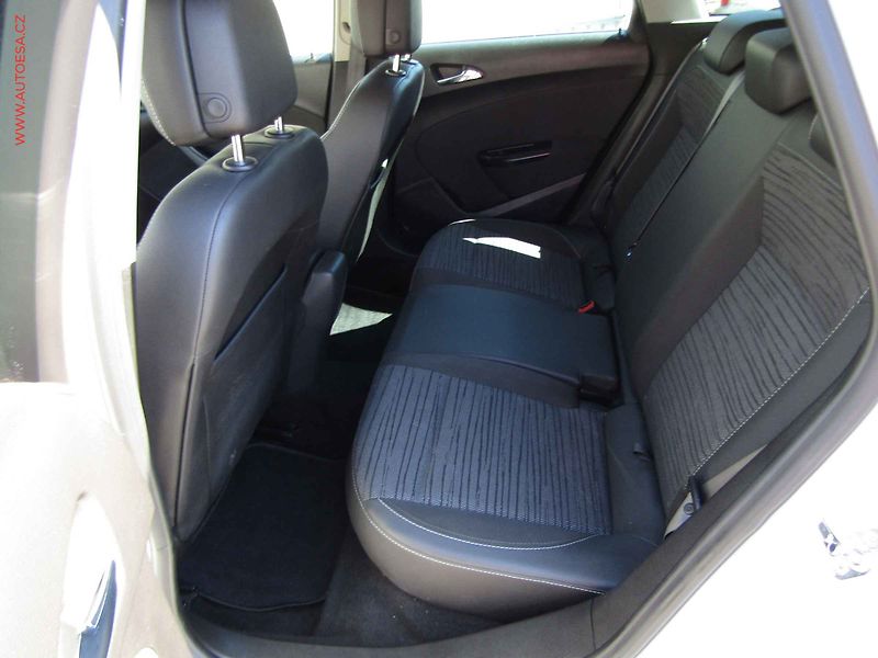 Opel Astra (2015) 1.6 CDTi, ČR, autoAC, temp - fotka 10 z 16