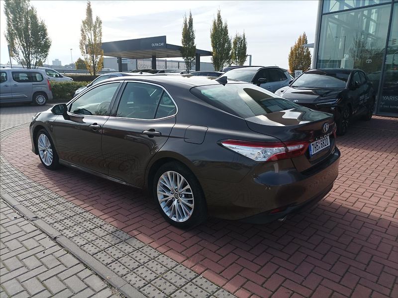 Toyota Camry 2,5 Executive - fotka 3 z 21