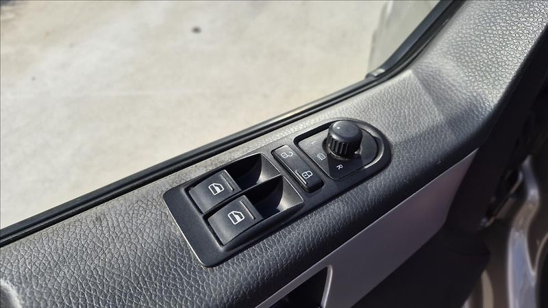 Volkswagen Multivan 2,0 TDi 132 Kw DSG HL 4x4 ČR - fotka 16 z 18